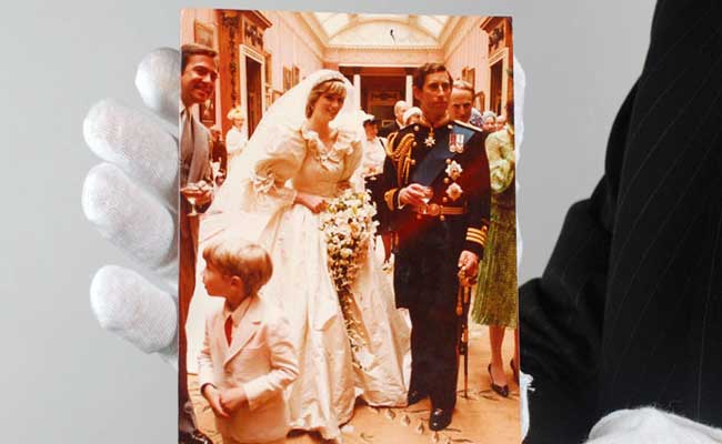Charles And Diana Got Engaged 35 Years Ago. This Writer Knew They Were Doomed