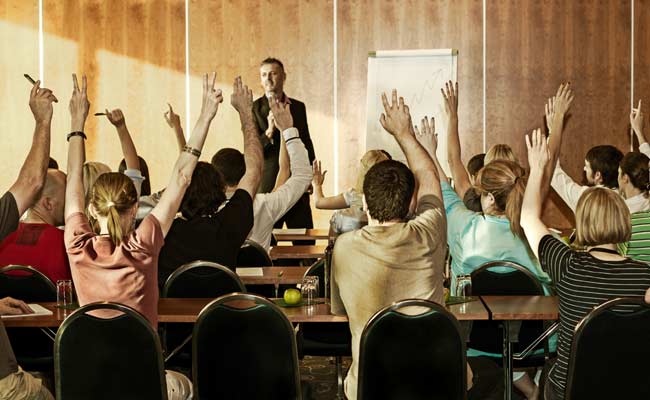 Teachers In US' Colorado Trained To Carry Guns In Classrooms