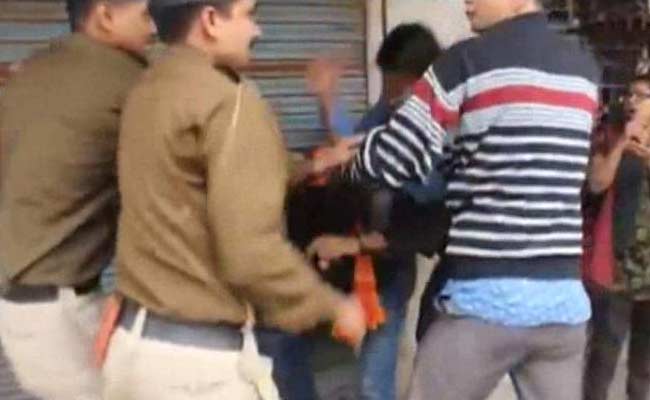 क्या दिल्ली में भी उत्तर प्रदेश की तरह बनेगा एंटी रोमियो दस्ता? दिल्ली पुलिस का है यह जवाब