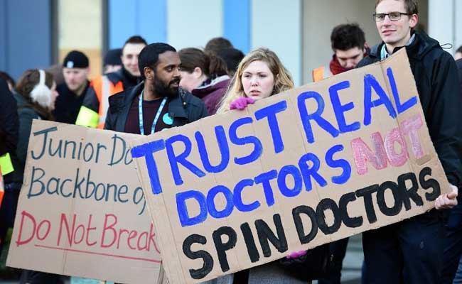 Doctors Stage Second Strike In English Hospitals