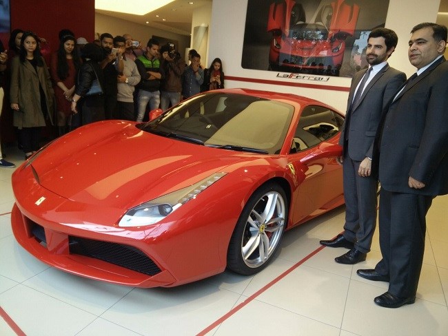 Ferrari की इस नई कार की कीमत है 3.88 करोड़ रुपये, जानिए क्या है खासियत