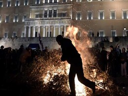 Protesting Greek Farmers Meet PM After Month Of Blockades Protesting Greek Farmers Meet PM After Month Of Blockades