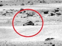 Some Folks Have Found a Gun in NASA's Pic of Mars. Can You Spot it?