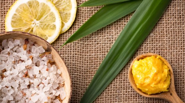 5 Home Remedies to Straighten Your Hair Naturally