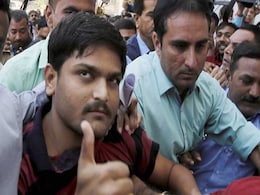 Surat Police Opposes Hardik Patel's Bail Plea In Sedition Case Surat Police Opposes Hardik Patel's Bail Plea In Sedition Case