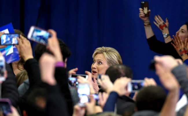 Hillary Clinton Walks Tightrope To Woo Women Voters