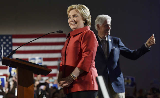 Hillary Clinton Wins In Nevada, Donald Trump Seeks South Carolina Victory