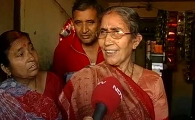 पीएम नरेंद्र मोदी की पत्‍नी जसोदाबेन सड़क दुर्घटना में घायल, सिर पर आई चोट