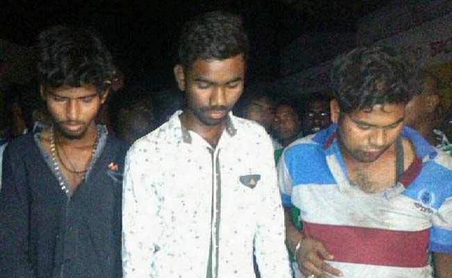 तीन बैचमेट ने साथ पढ़ने वाली लड़की के साथ किया कथित रूप से बलात्कार