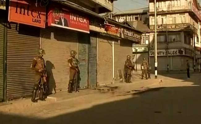 Shutdown In Kashmir Against Arrest Of JNU Students, SAR Geelani