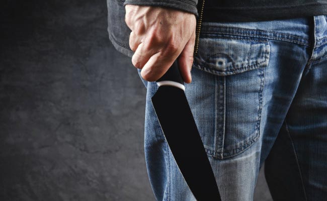 Knife-Wielding Man Slashes 10 Kids At School In South China