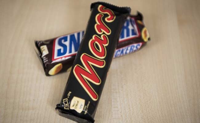 Mars Recalls Candy Bars In 55 Countries After Plastic Found In Them