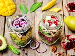 How to Pack The Perfect Mason Jar Salad How to Pack The Perfect Mason Jar Salad
