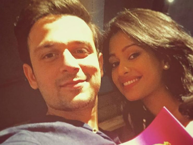 Mugdha Chaphekar, Ravish Desai Are Engaged. Celebrations Were <I>Satrangi</i>