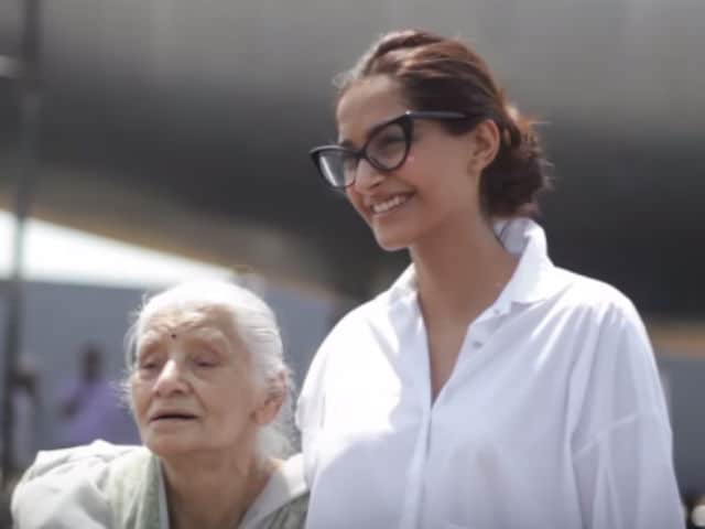 What Neerja Bhanot's Mother Told Sonam Kapoor When They Met
