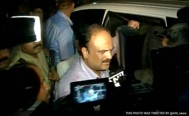 Non-Bailable Warrant Issued Against Chaggan Bhujbal's Son
