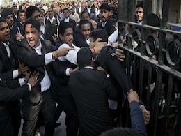 JNU Row: 3 Separate Charge Sheets Filed In Patiala House Court Violence JNU Row: 3 Separate Charge Sheets Filed In Patiala House Court Violence