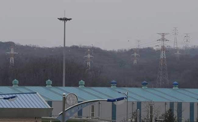 Seoul Cuts Off Power Supplies To Factory Park In North Korea