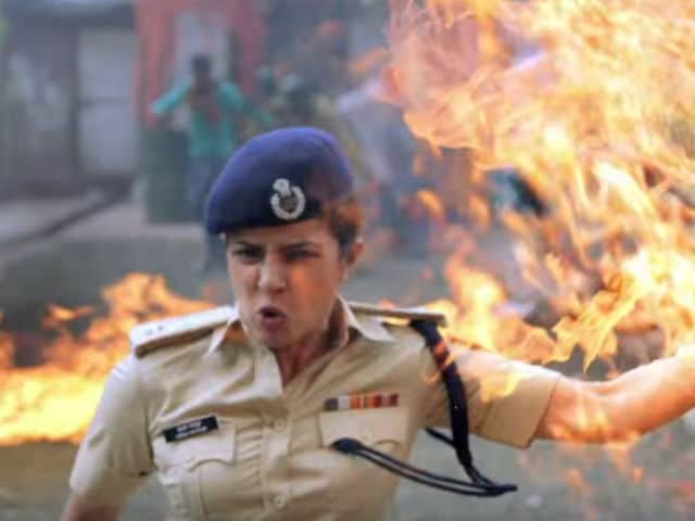 Priyanka Chopra Plays With Fire in New Jai Gangaajal Song. Literally