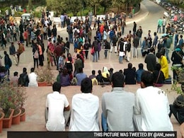JNU में फीस बढ़ोत्तरी पर MHRD के फार्मूले में नहीं हुआ कोई बदलाव, कुलपति ने दी जानकारी JNU में फीस बढ़ोत्तरी पर MHRD के फार्मूले में नहीं हुआ कोई बदलाव, कुलपति ने दी जानकारी