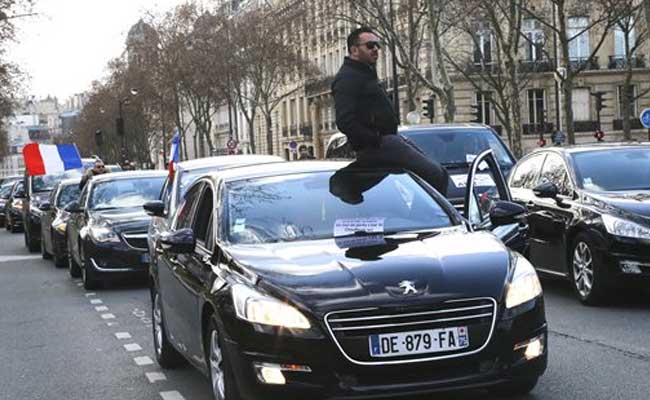 Protesting Chauffeurs Disrupt Access To Paris Airport