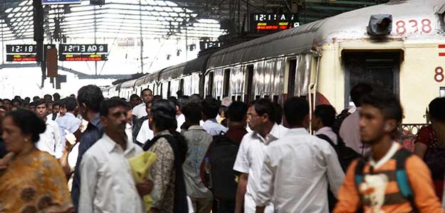 Sensex Falls for Third Day; Railway Companies Tumble