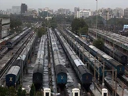 भारतीय रेलवे 2016-17 में प्रतिदिन 7 किमी ट्रैक बिछाएगी भारतीय रेलवे 2016-17 में प्रतिदिन 7 किमी ट्रैक बिछाएगी