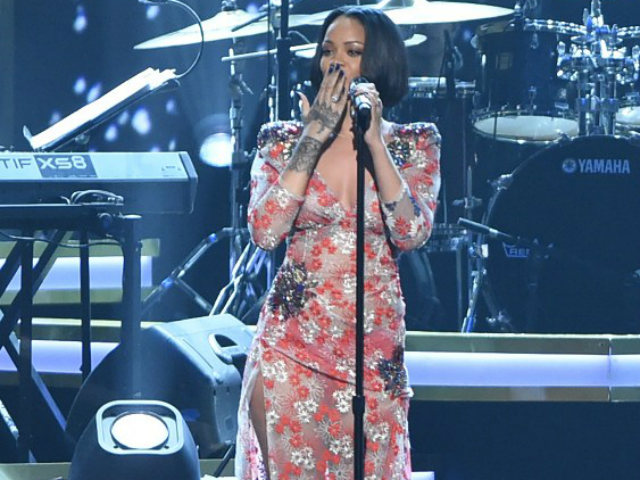 Grammys 2016: Rihanna Reportedly Cancels Performance