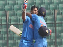 U-19 वर्ल्ड कप : 4 धुरंधरों की ताबड़तोड़ पारियों से टीम इंडिया सेमीफाइनल में पहुंची U-19 वर्ल्ड कप : 4 धुरंधरों की ताबड़तोड़ पारियों से टीम इंडिया सेमीफाइनल में पहुंची