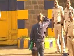 Sanjay Dutt Walks Out Of Pune's Yerwada Jail With A Salute Sanjay Dutt Walks Out Of Pune's Yerwada Jail With A Salute