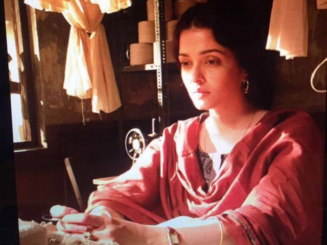 Aishwarya Rai Bachchan's Selfie on the Sets of Sarbjit in Punjab