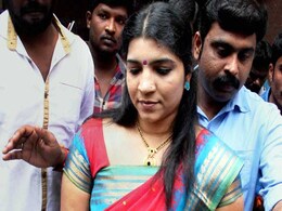 Solar Scam Accused Seeks CBI Probe In Oomen Chandy's Alleged Role Solar Scam Accused Seeks CBI Probe In Oomen Chandy's Alleged Role