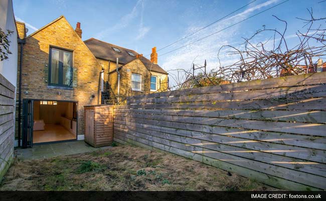 Believe It. London House, 10 Feet Wide, Costs 800,000 Pounds.