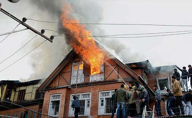 8 Houses Gutted In Major Fire In Srinagar