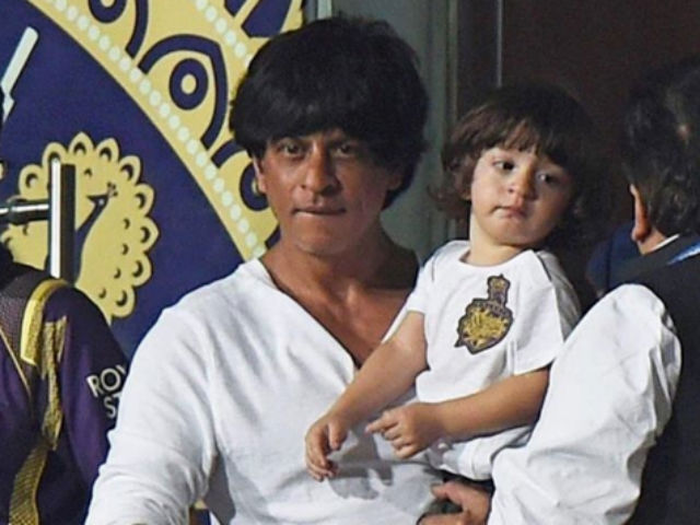 This Shah Rukh Khan, AbRam Moment is Just Too Cute to be True