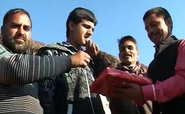 This Jammu And Kashmir Boy To Use Pen To Avenge Father's Death