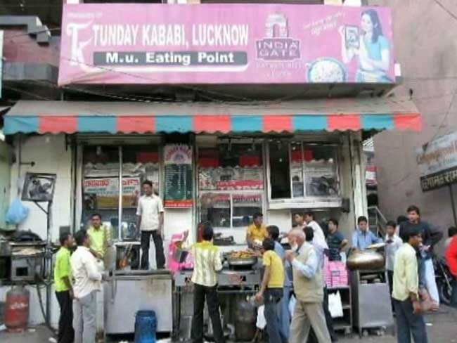 लखनऊ : टुंडे कबाबी पर सेल्स टैक्स का छापा, पकड़ी गई करोड़ों की टैक्स चोरी