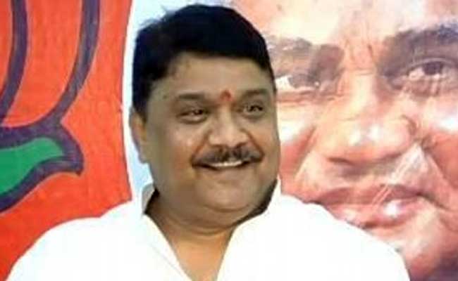 Samajwadi Party Workers Attacking News Reporters In Planned Manner: BJP