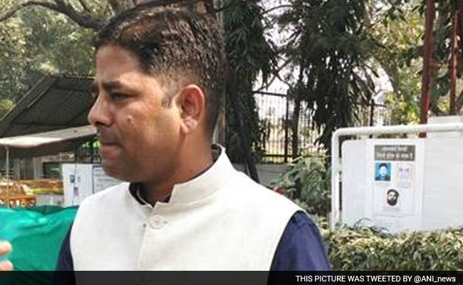 Vikram Chauhan, Ring-Leader of Court Attacks, Appears Before Police