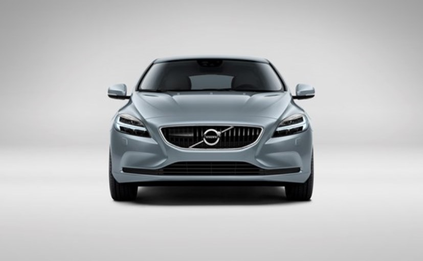 Volvo V40 Facelift Revealed; to Be Unveiled at Geneva Motor Show