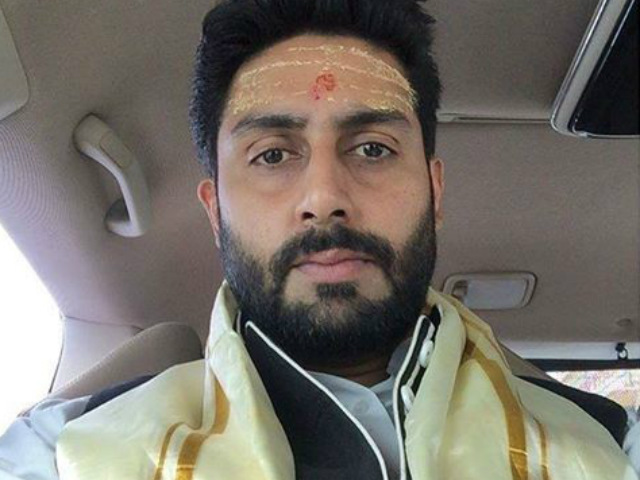 Abhishek Bachchan Prays At Kashi Vishwanath Temple