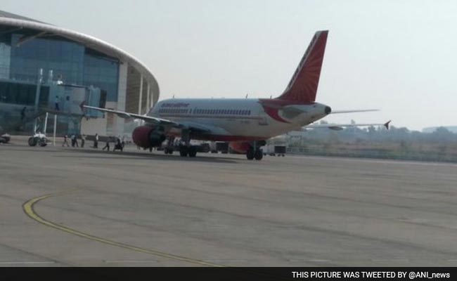 कोरोना महामारी: DGCA ने अंतरराष्&zwj;ट्रीय उड़ानों पर लगे बैन को 31 अगस्&zwj;त तक बढ़ाया