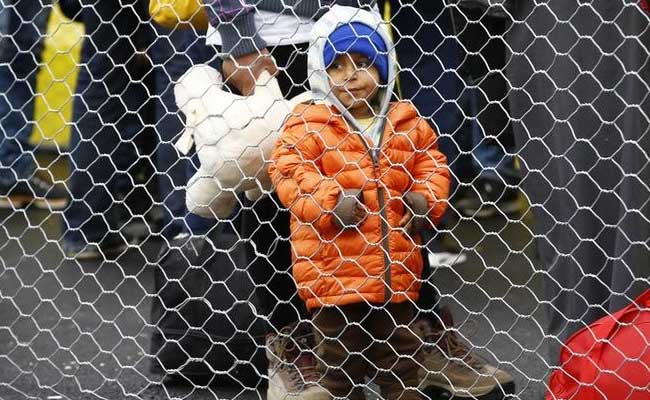 Austria Says May Sue Hungary Over Migrants, Plans New Border Restrictions