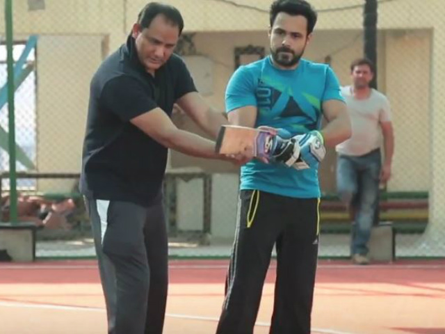 Emraan Hashmi Trains With Mohammad Azharuddin in This <I>Azhar</i> Video