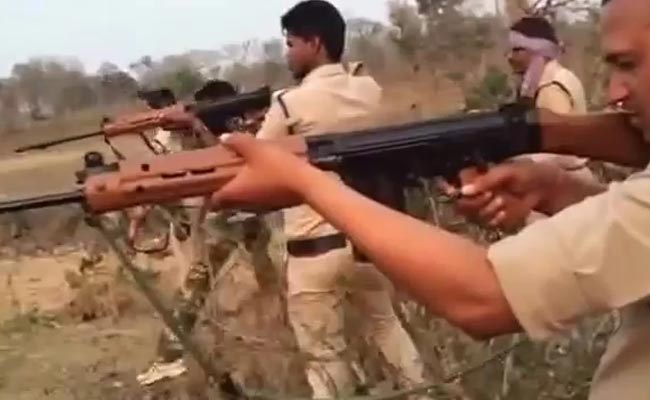 छत्तीसगढ़ : प्रेशर बम विस्फोट से सीआरपीएफ अधिकारी शहीद, जवान घायल