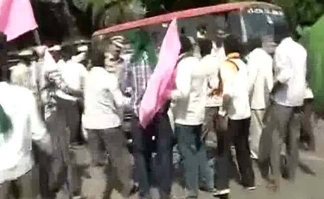 Bengaluru Roads Blocked During Rush Hour Amid Massive Farmer Protests