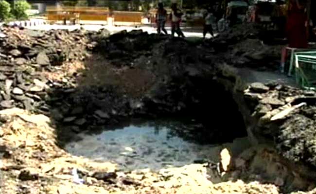 Delhi's Bhairon Road Cave-in Could Take a Few Weeks To Fix, Warn Officials