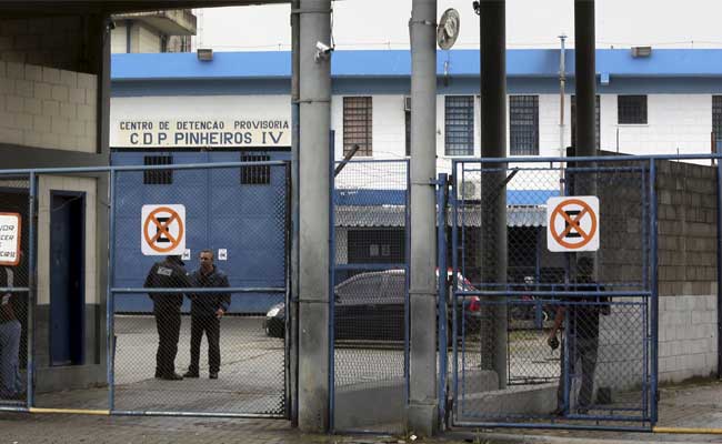 7 Dead After Suspected Drug Dealers Clash In Rio de Janeiro's Port