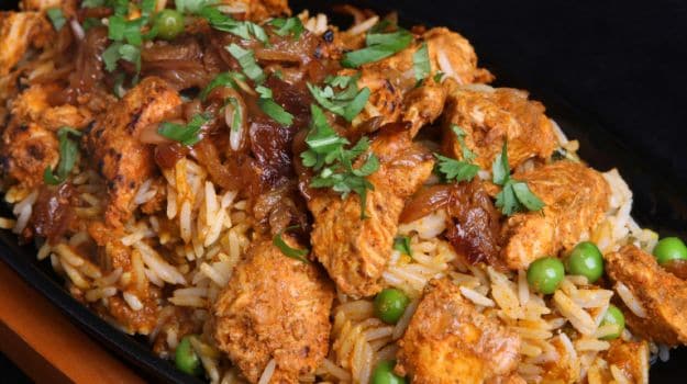 Murgh Ki Kachchi Biryani