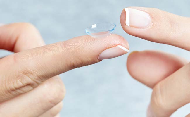 Contact Lenses May Alter Eye's Natural Bacteria: Study